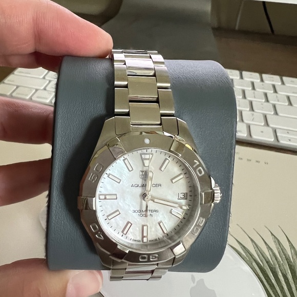 TAG HEUER Aquaracer Quartz 32mm Ladies Watch - Picture 1 of 3